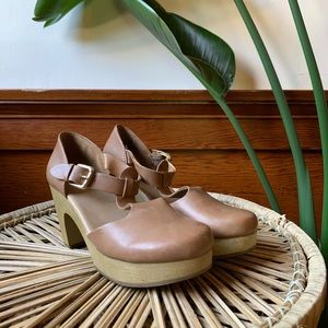 Old Navy Tan Vegan Leather T-Strap Clogs